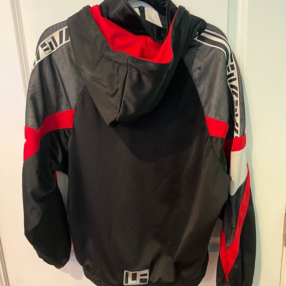 Zip up jacket with detachable hood - Picture 2 of 4